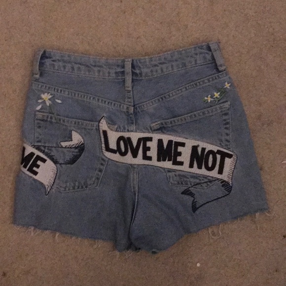 Shorts - Picture 2 of 3